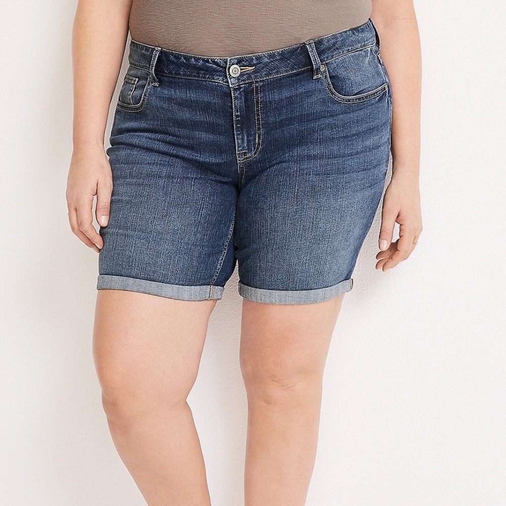 Maurices Classic Mid Rise Bermuda Denim Jean Shorts Plus Size 16W Medium Wash